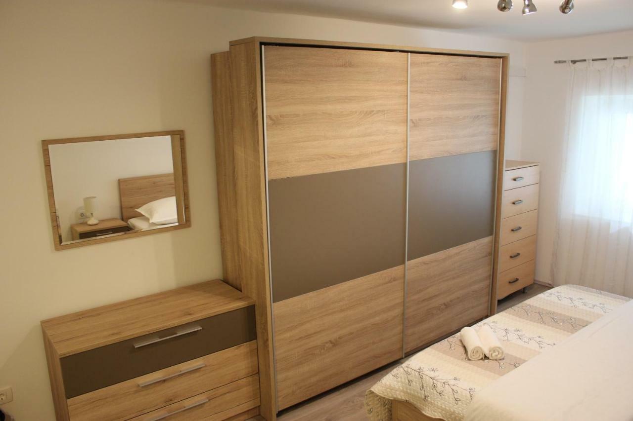 Tafra Apartment