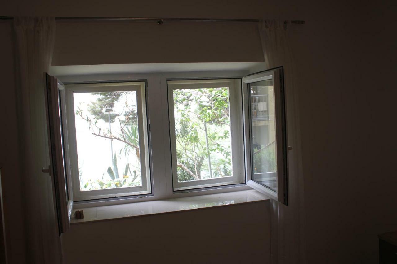 Tafra Apartment *